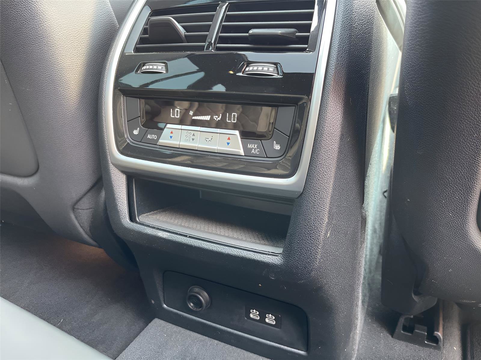 Used 2024 BMW X5 xDrive40i w/ Premium Package image 32