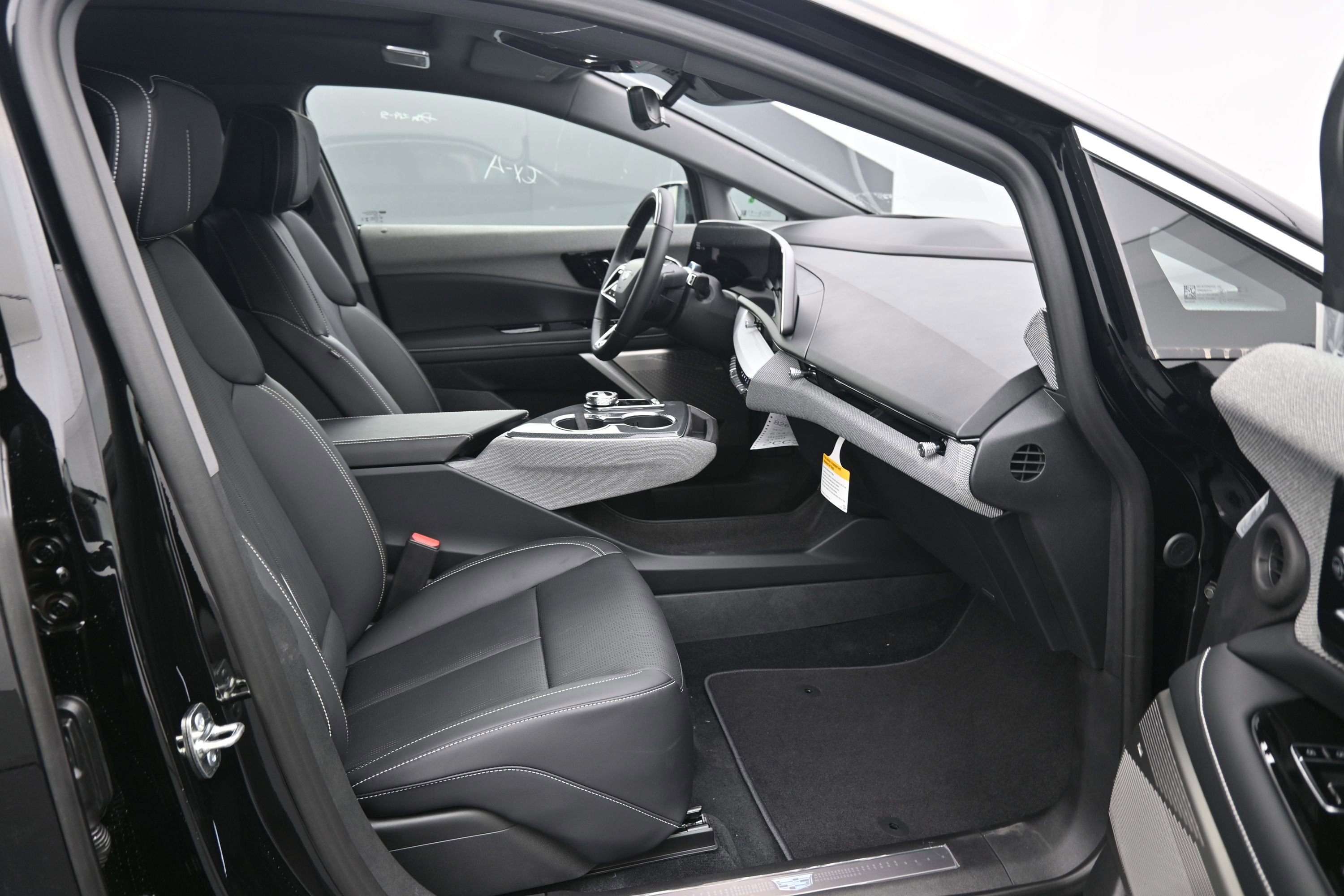 New 2026 Cadillac Optiq Luxury 2 AWD/4WD image 13