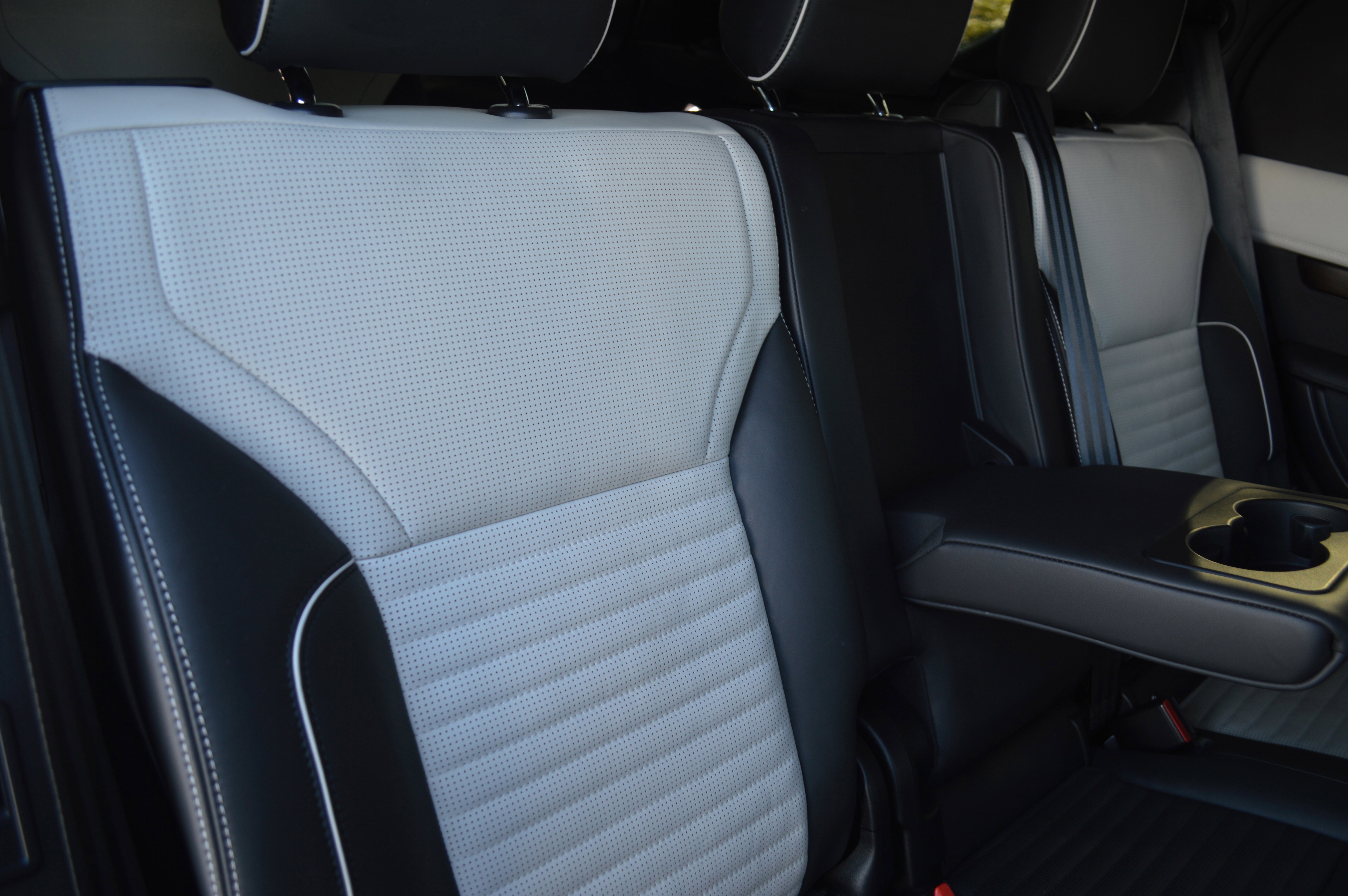 Used 2021 Land Rover Discovery HSE R-Dynamic image 32