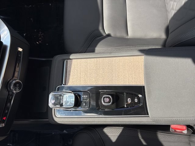 Used 2025 Volvo XC90 B6 Plus AWD/4WD image 23