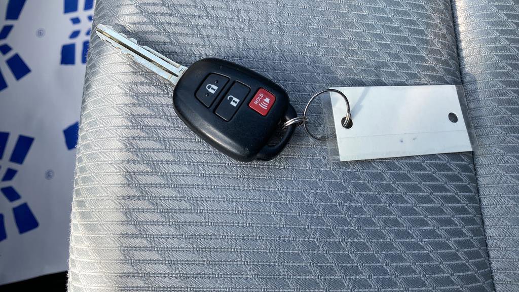 Used 2019 Toyota Highlander LE AWD/4WD image 20