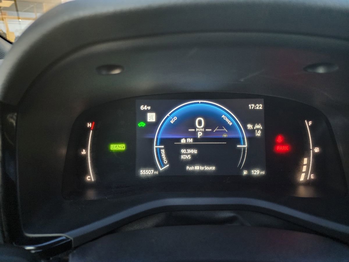 Used 2025 Toyota Camry SE w/ Multimedia Upgrade Package image 20