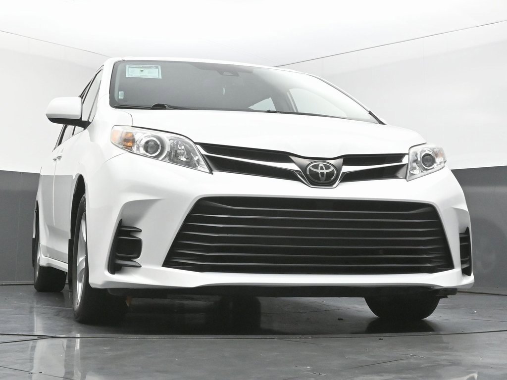 Used 2019 Toyota Sienna LE image 54