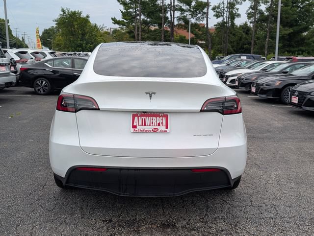 Used 2024 Tesla Model Y Long Range AWD/4WD image 4