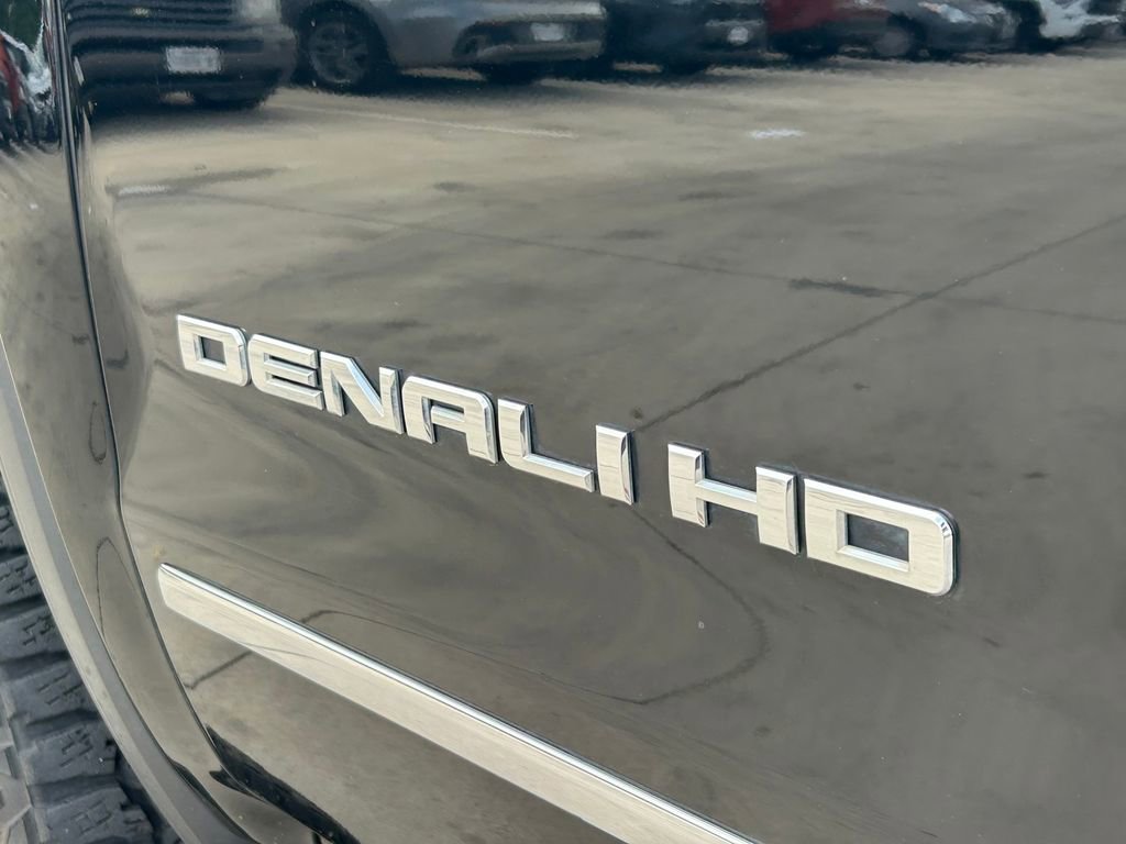 Used 2018 GMC Sierra 2500 Denali w/ Duramax Plus Package AWD/4WD image 15