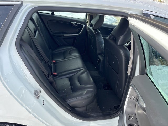 Used 2017 Volvo V60 T5 Premier w/ Convenience Package image 21