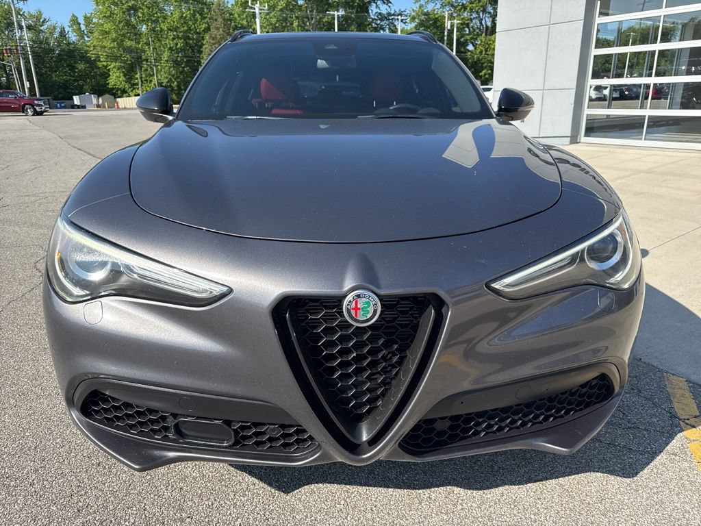 Used 2022 Alfa Romeo Stelvio Veloce AWD/4WD image 13