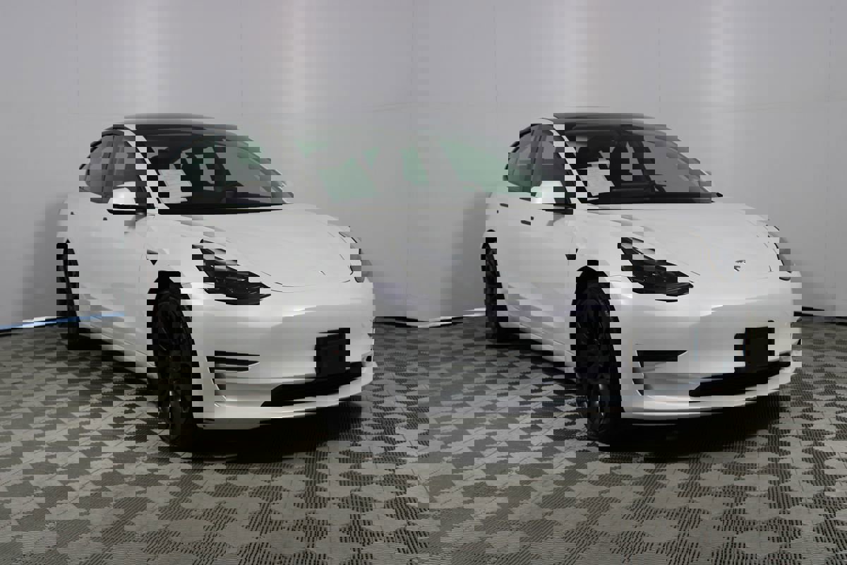 Used 2023 Tesla Model 3 Performance image 23