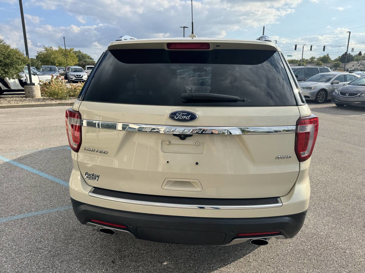 Used 2018 Ford Explorer Limited w/ Equipment Group 301A image 9
