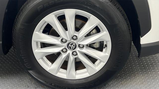 Certified 2022 Toyota Corolla Cross LE image 22