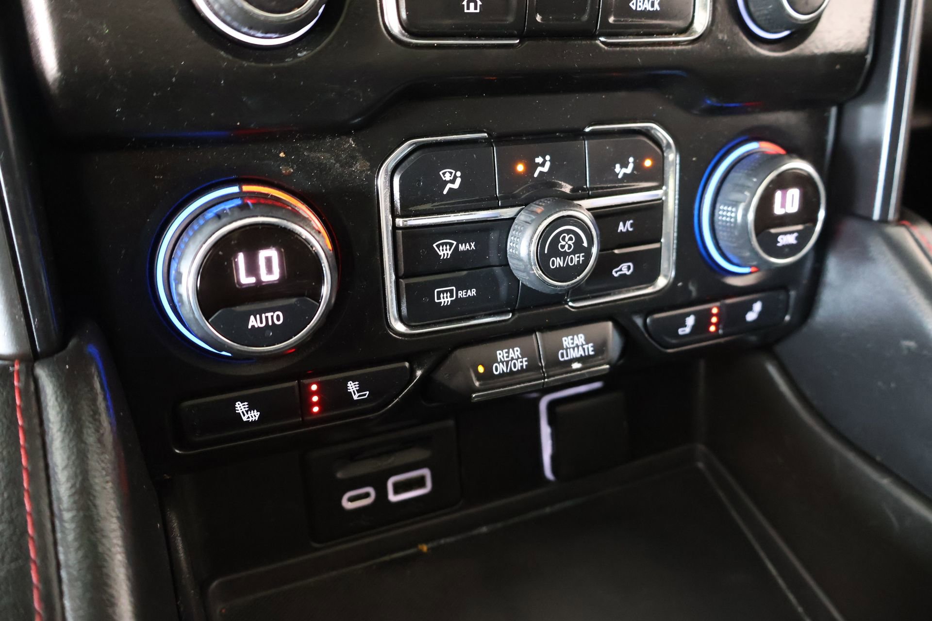 Used 2021 Chevrolet Tahoe RST w/ Luxury Package RWD image 7