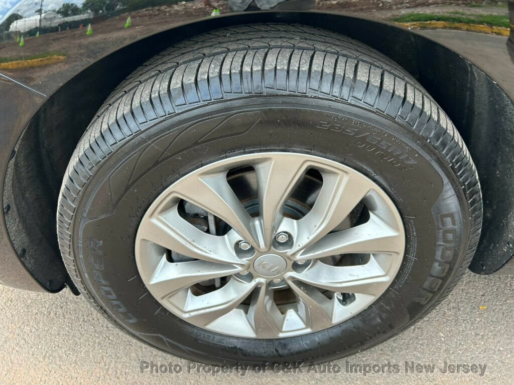 Used 2019 Kia Sedona L FWD image 56