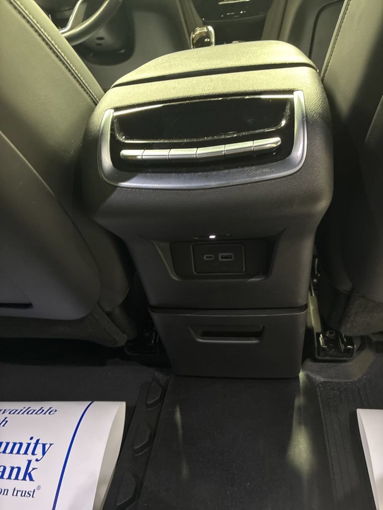 Used 2024 Cadillac XT6 Sport w/ LPO, Floor Liner Package AWD/4WD image 27