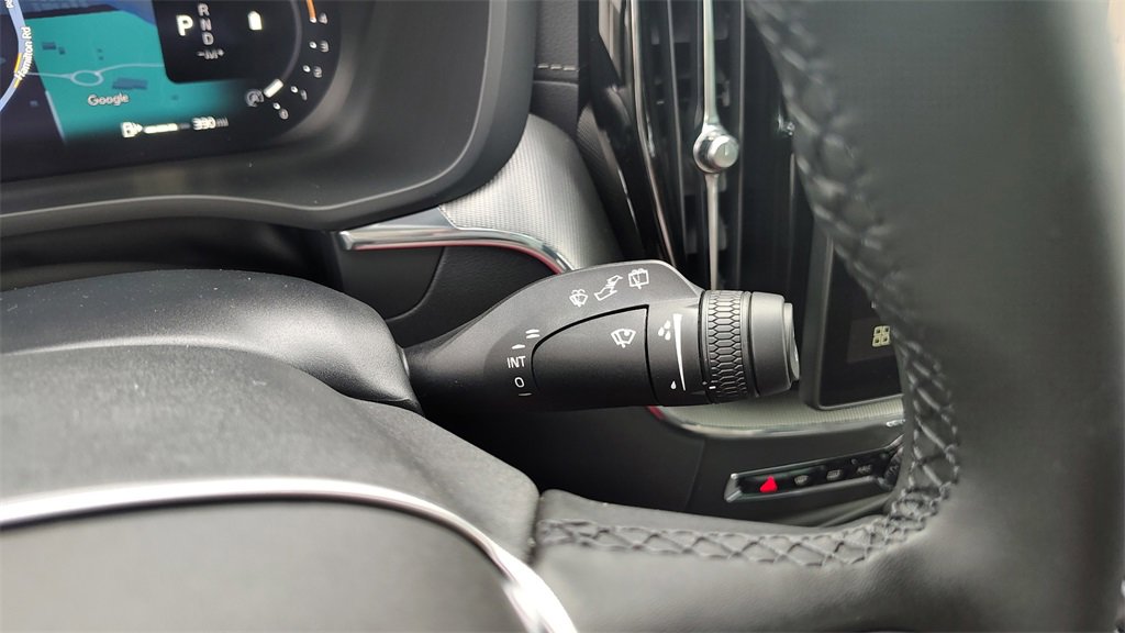 New 2026 Volvo XC60 B5 Ultra w/ Climate Package image 17