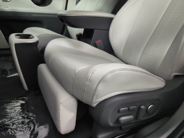 Certified 2024 Hyundai Ioniq 5 Limited AWD/4WD image 12