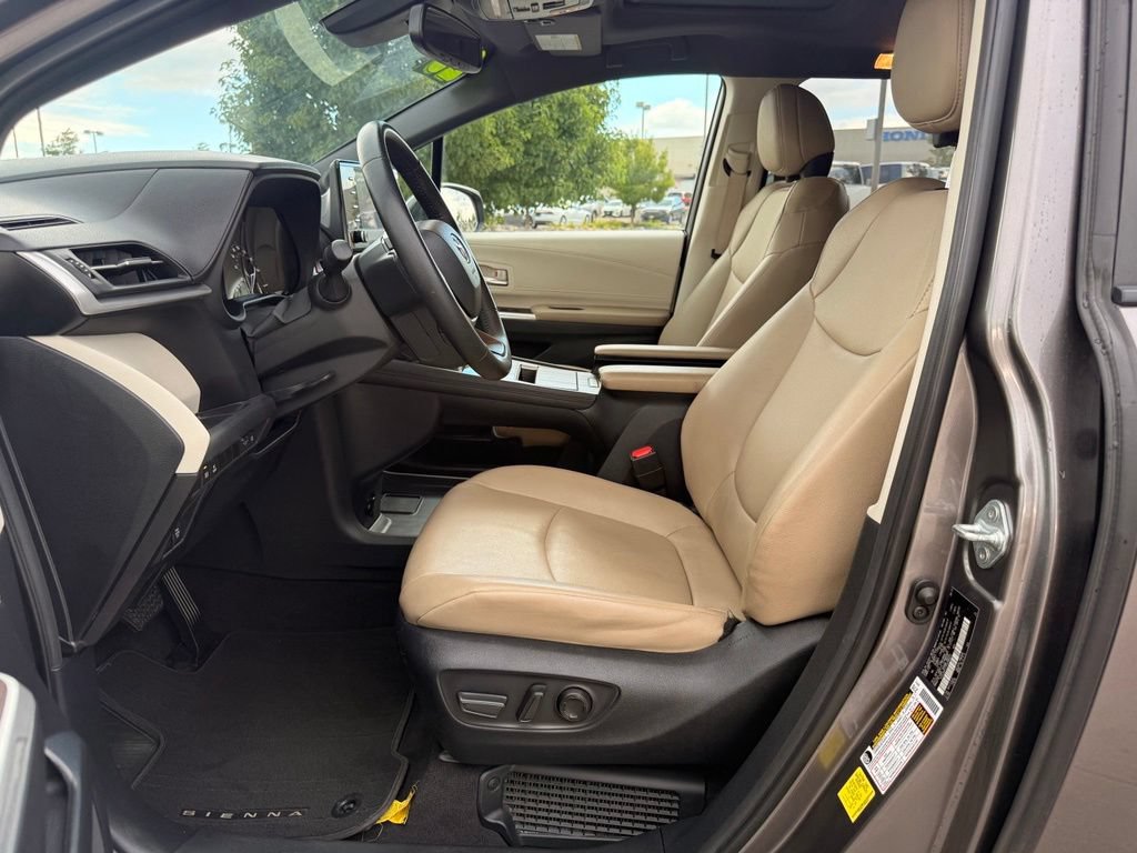 Used 2023 Toyota Sienna XLE w/ XLE Plus Package AWD/4WD image 12