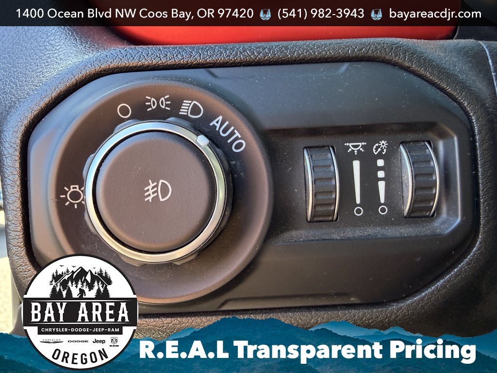 Used 2021 Jeep Wrangler Rubicon w/ Cold Weather Group AWD/4WD image 14