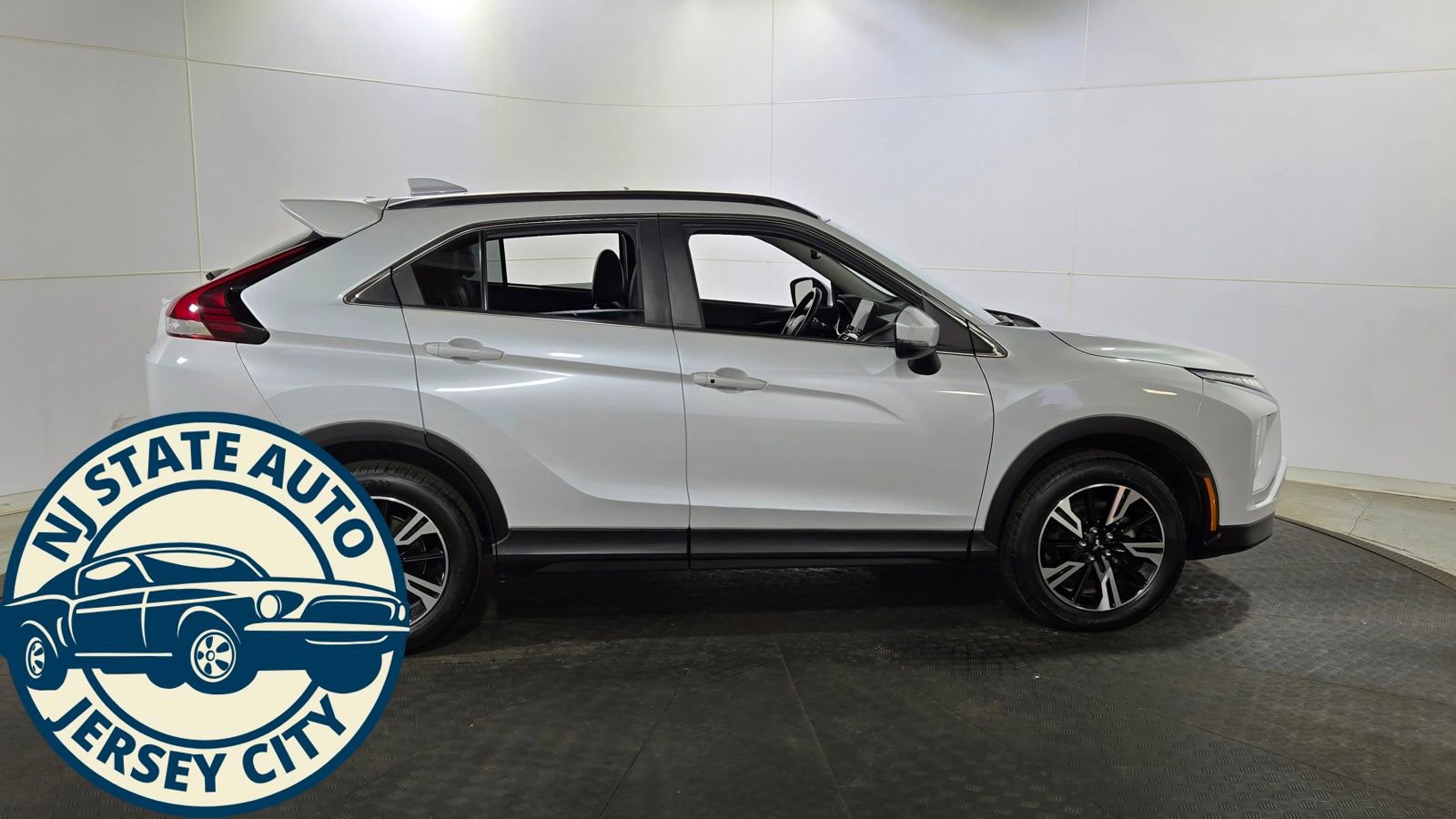 Used 2023 Mitsubishi Eclipse Cross SE image 8