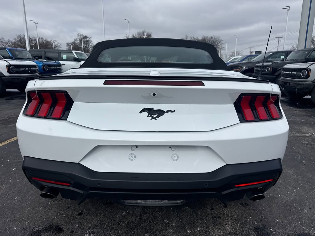 Used 2025 Ford Mustang Premium image 8