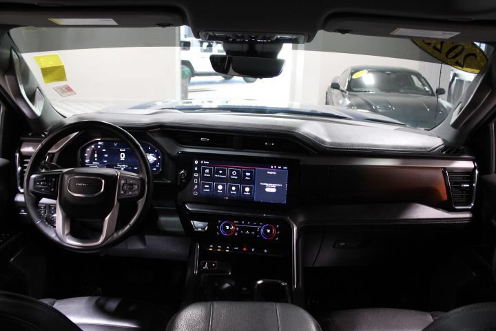 Used 2025 GMC Sierra 1500 Denali w/ Denali Reserve Package AWD/4WD image 2