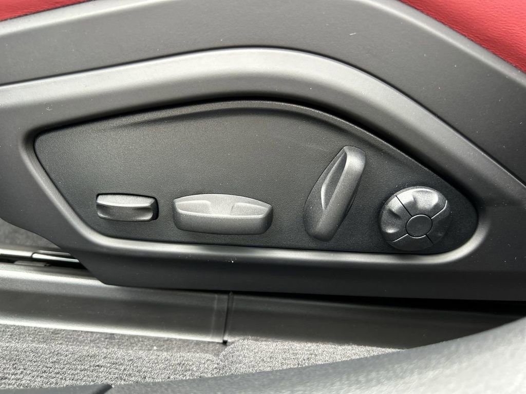 New 2025 Porsche Panamera 4 image 16