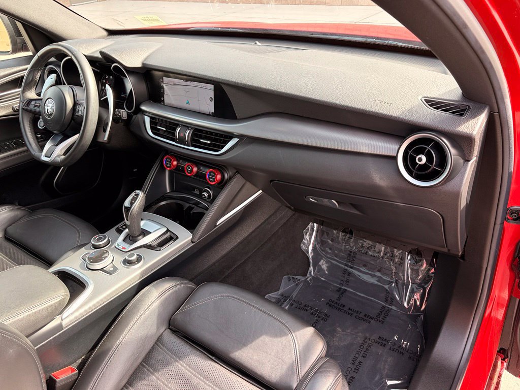 Used 2023 Alfa Romeo Stelvio Veloce AWD/4WD image 13