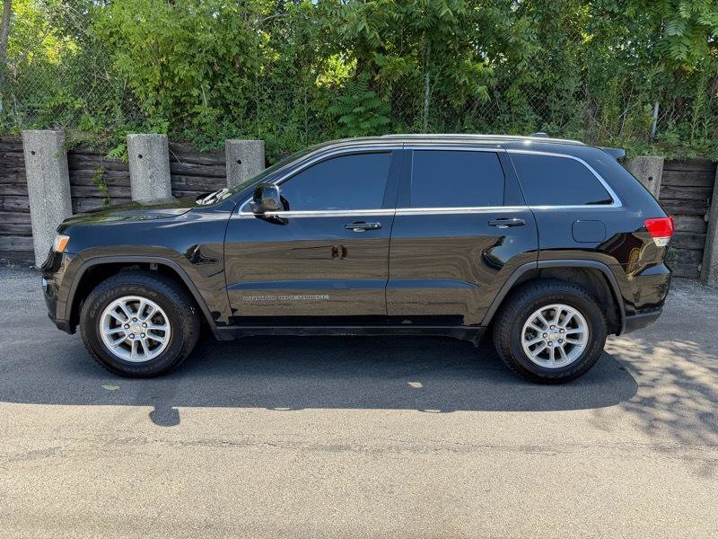 Used 2019 Jeep Grand Cherokee Laredo RWD image 6