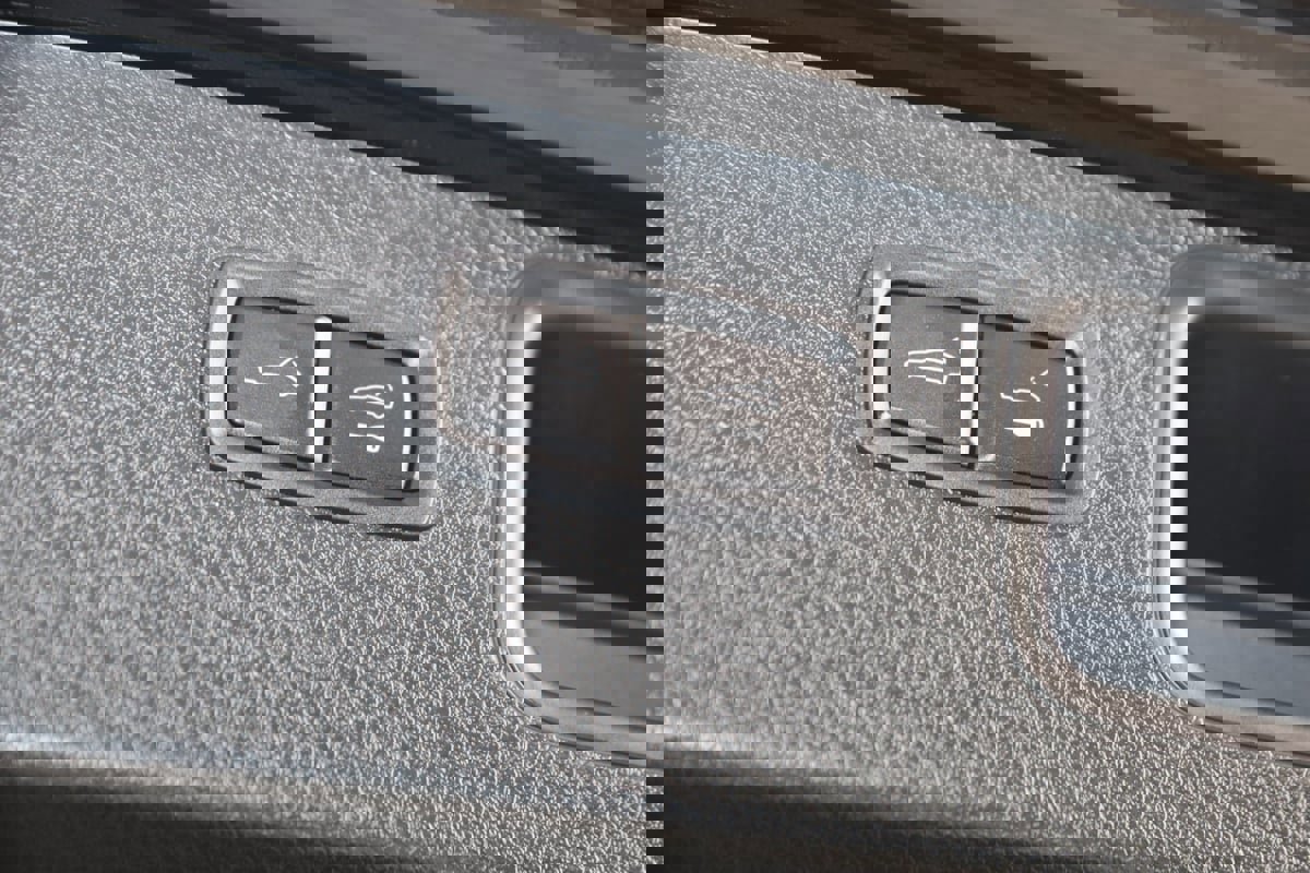 Used 2025 Porsche Macan image 59