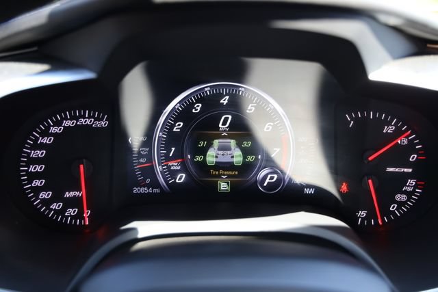 Used 2015 Chevrolet Corvette Z06 w/ 3LZ Preferred Equipment Group RWD image 14