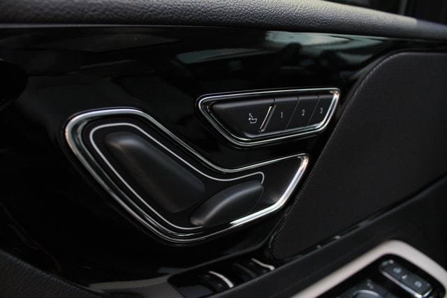 New 2026 Lincoln Aviator AWD image 3