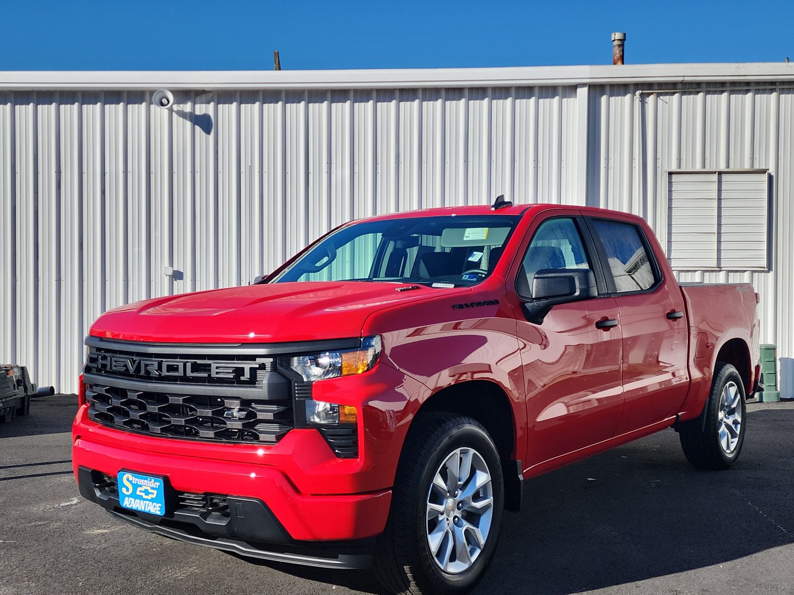 New 2026 Chevrolet Silverado 1500 Custom w/ LPO, Dark Essentials Package