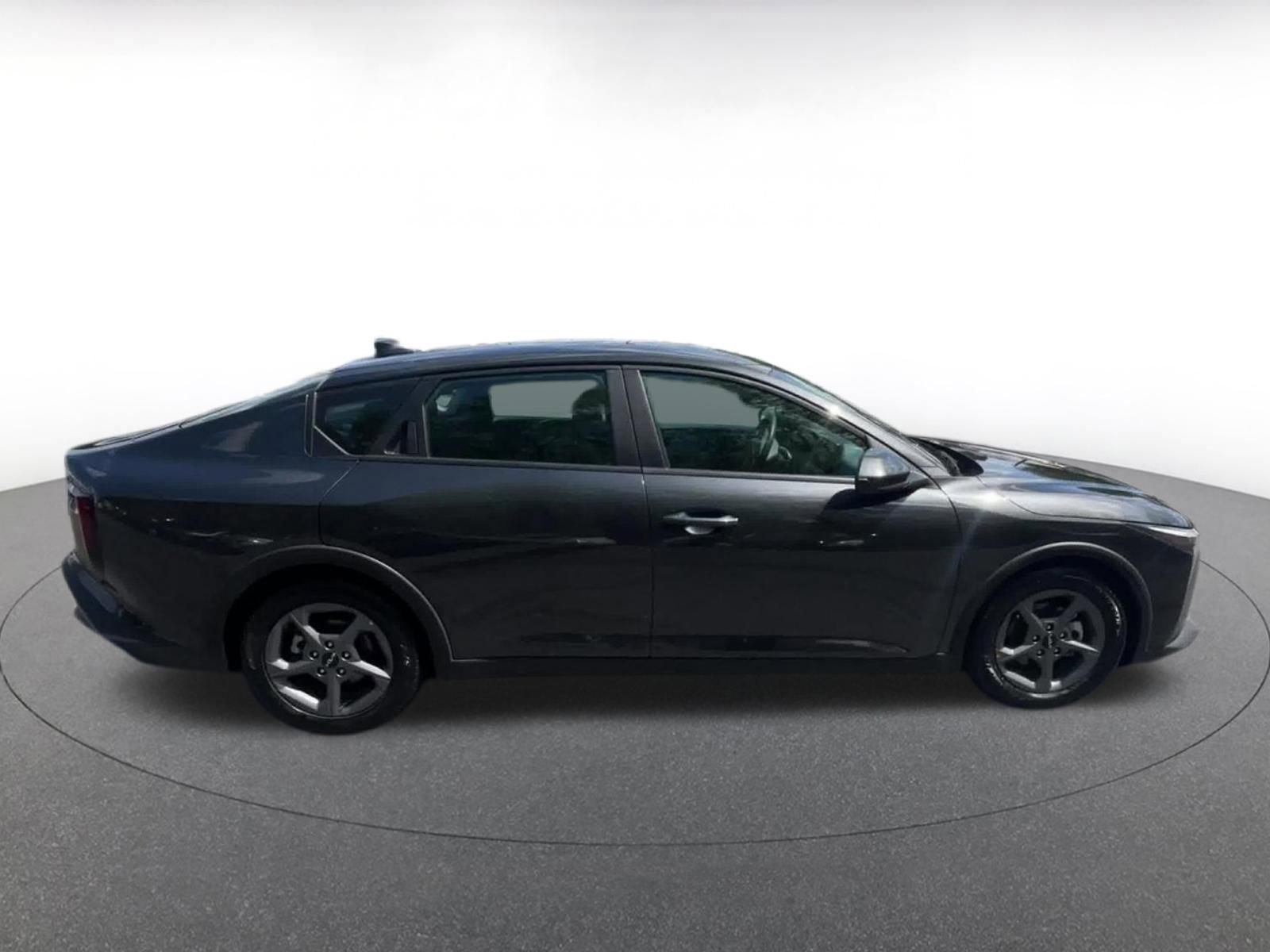 Used 2025 Kia K4 FWD image 16