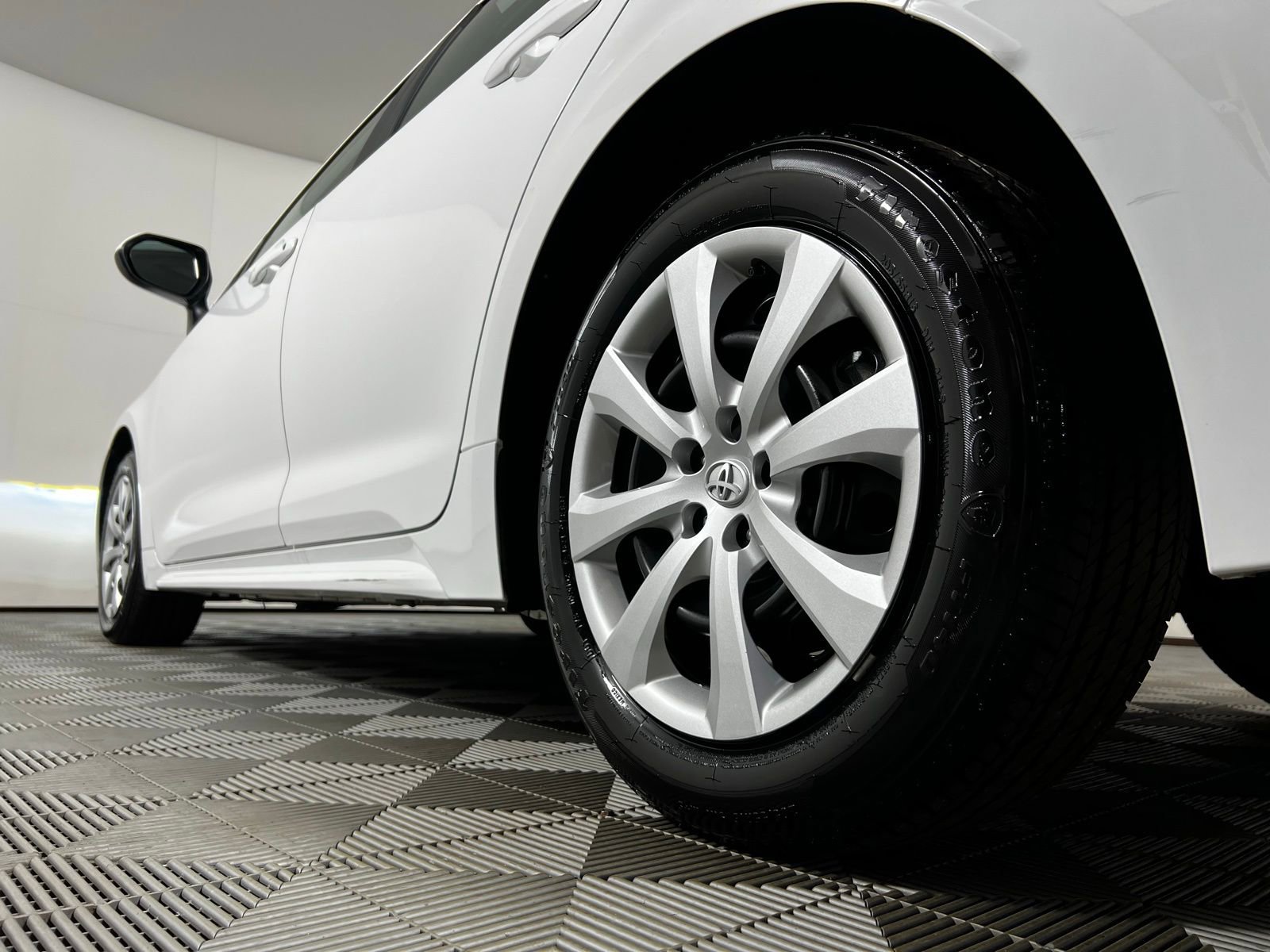 Used 2025 Toyota Corolla LE image 22