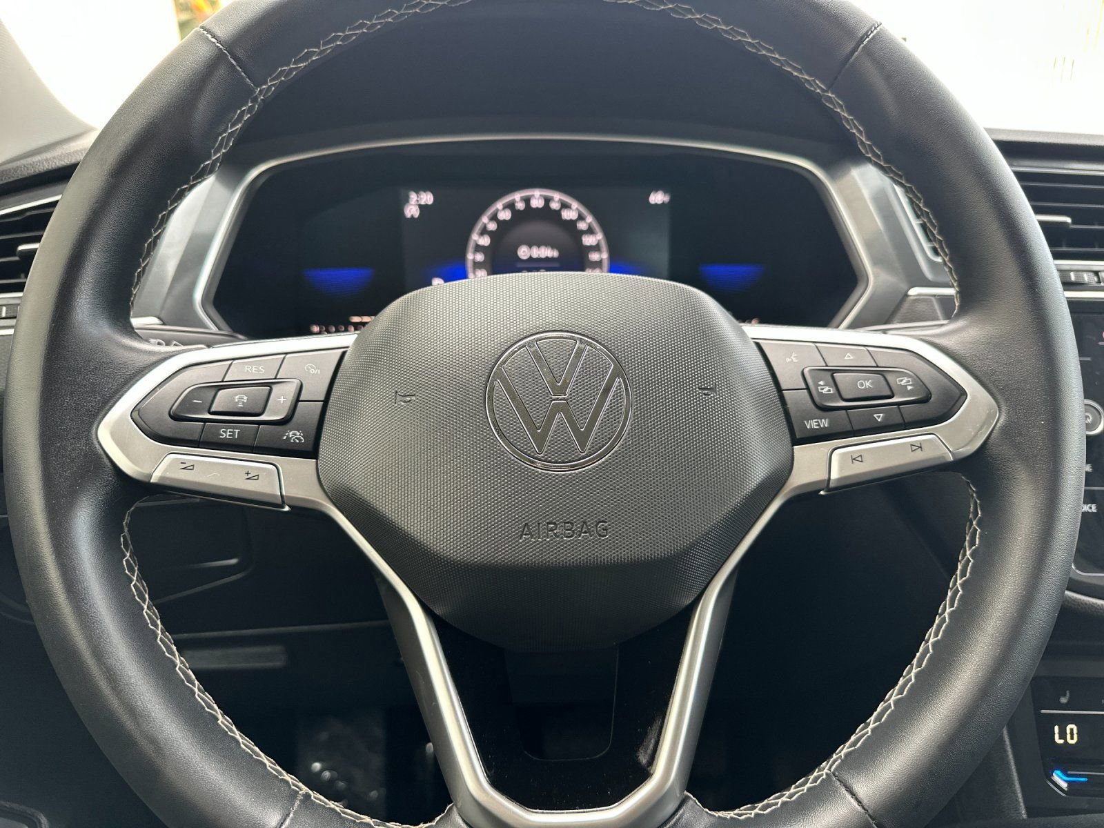 Used 2022 Volkswagen Tiguan SE FWD image 26