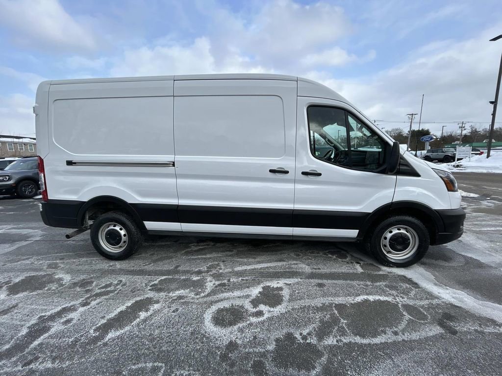 Used 2023 Ford Transit 250 Medium Roof image 4