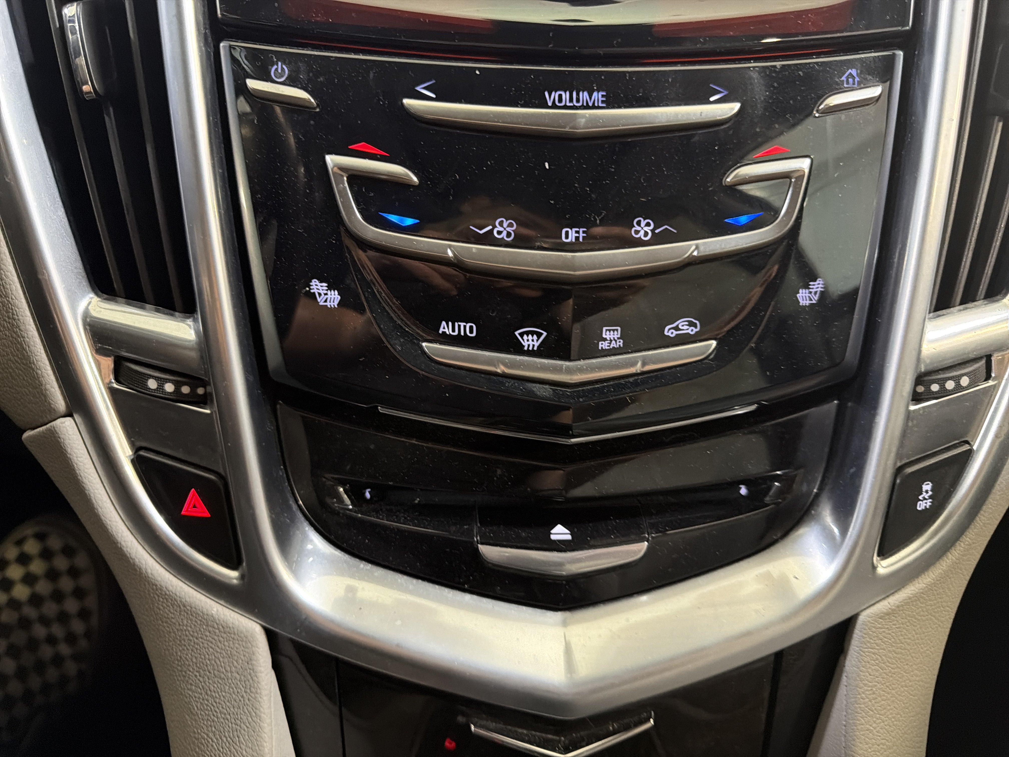 Used 2014 Cadillac SRX Luxury w/ Driver Awareness Package FWD image 18