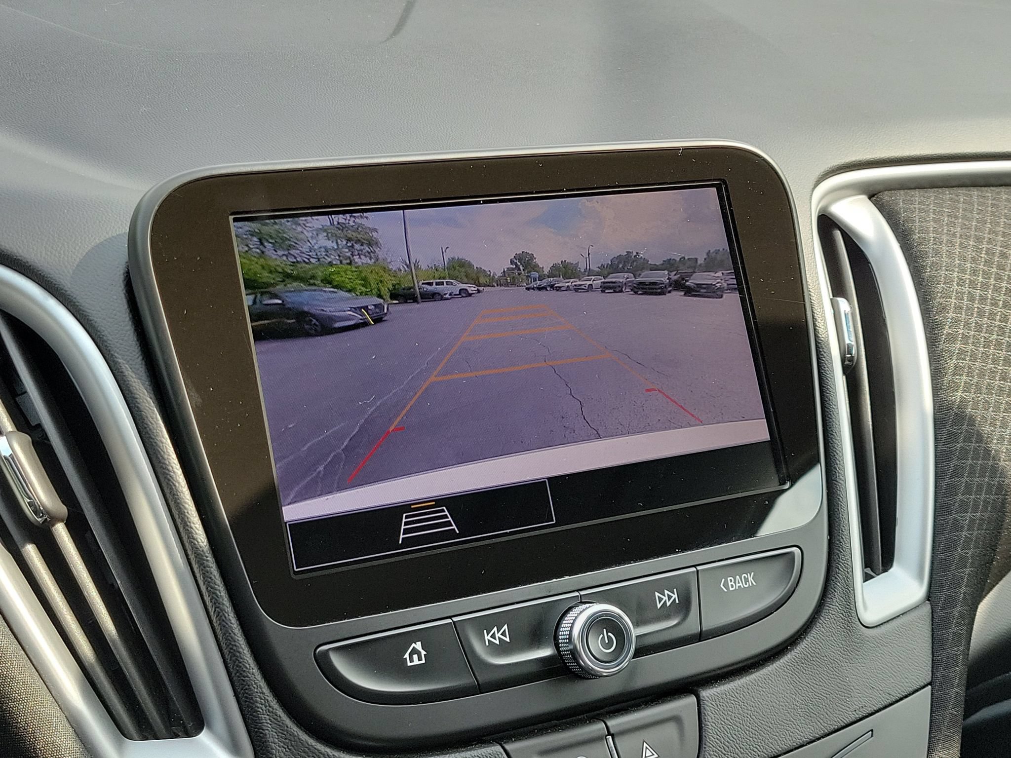 Used 2024 Chevrolet Malibu LT FWD image 19
