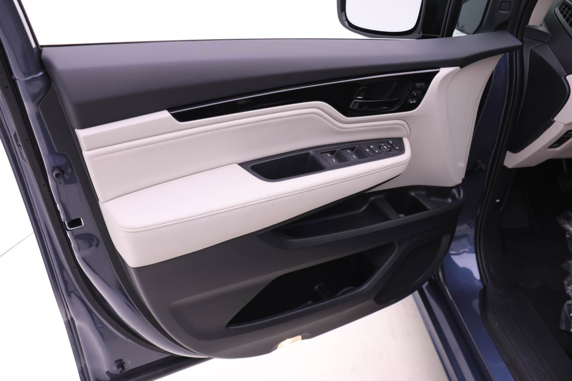 New 2026 Honda Odyssey Elite image 8