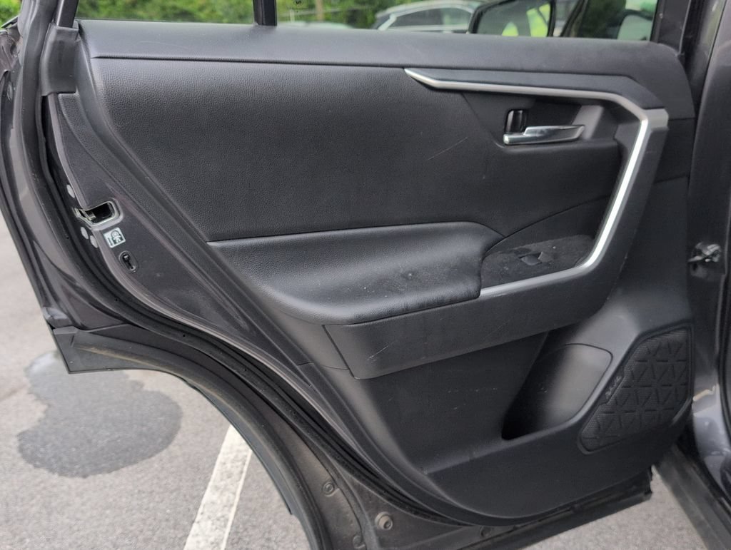 Used 2020 Toyota RAV4 XLE AWD/4WD image 22