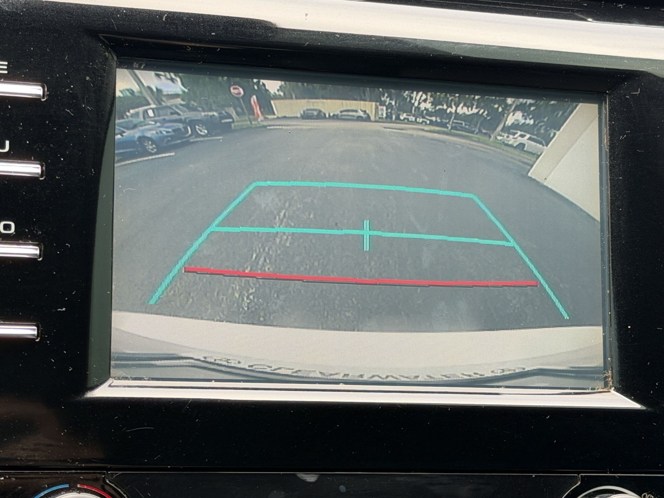 Used 2019 Toyota Camry SE FWD image 21