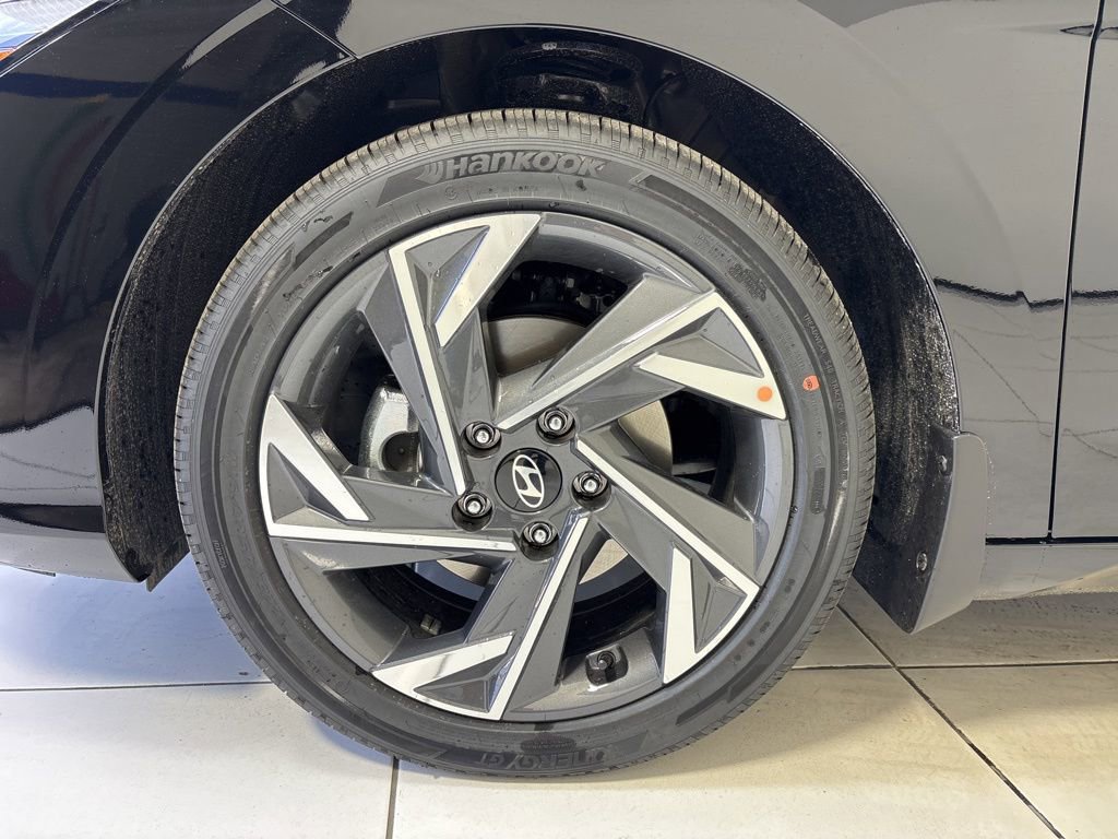 New 2026 Hyundai Elantra Limited FWD image 9
