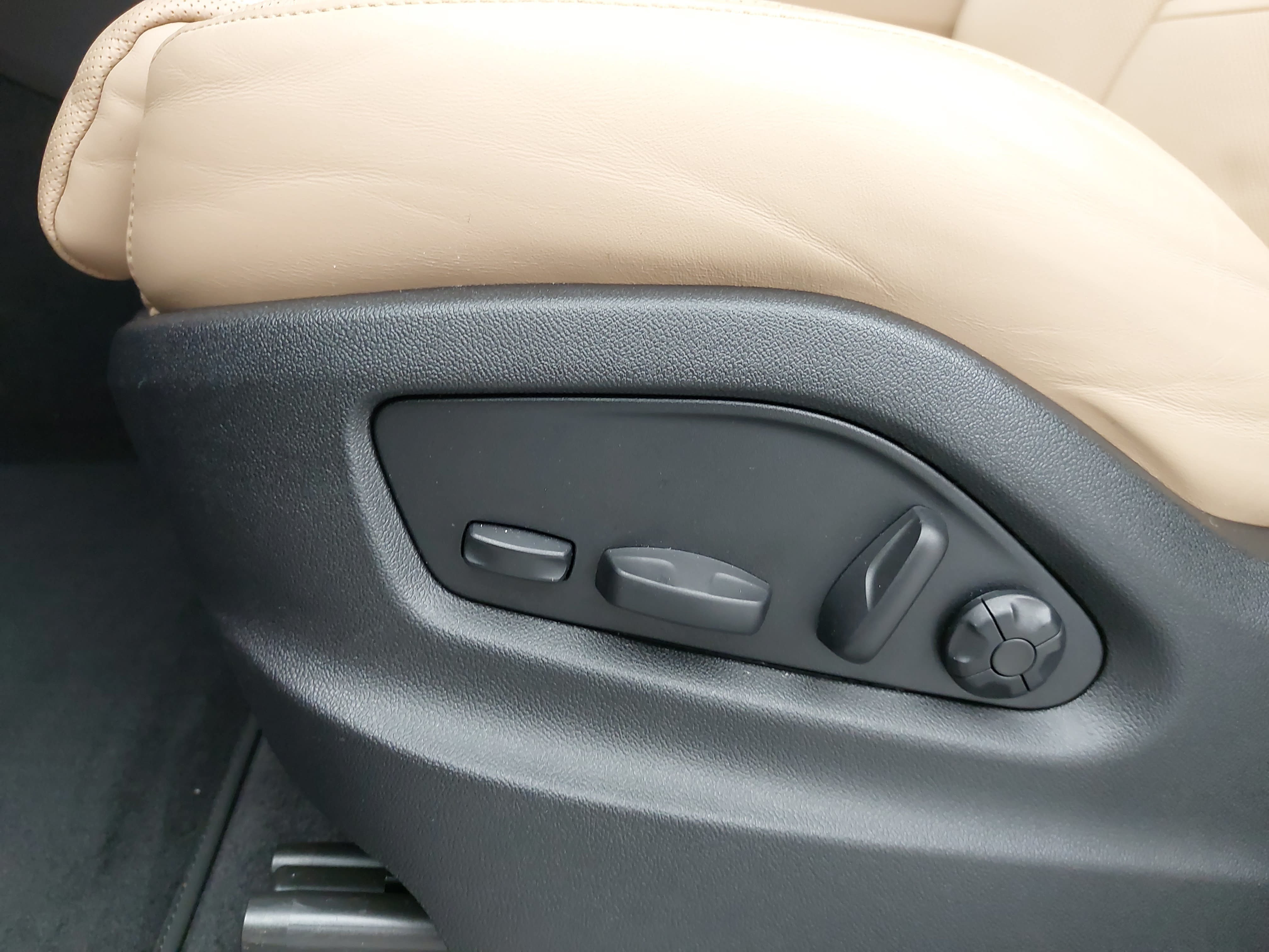 Certified 2026 Porsche Cayenne AWD/4WD image 31