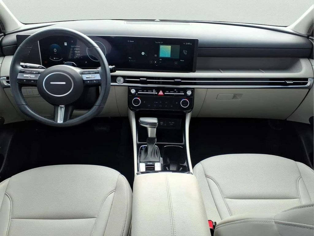 Used 2025 Hyundai Tucson SEL FWD image 12