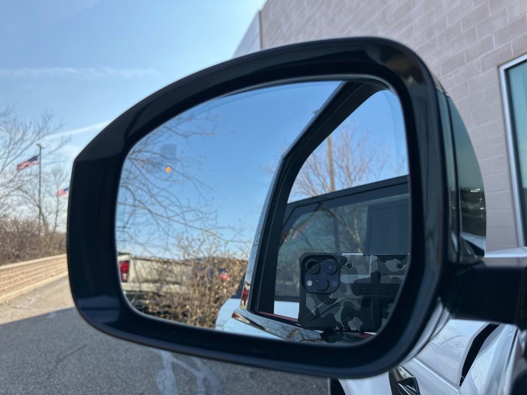 Used 2020 Land Rover Range Rover Sport HST image 3