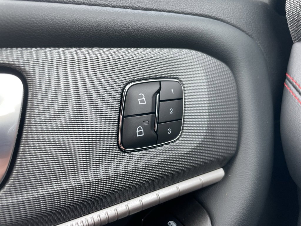 New 2026 Ford Explorer ST-Line w/ ST-Line Street Pack image 28