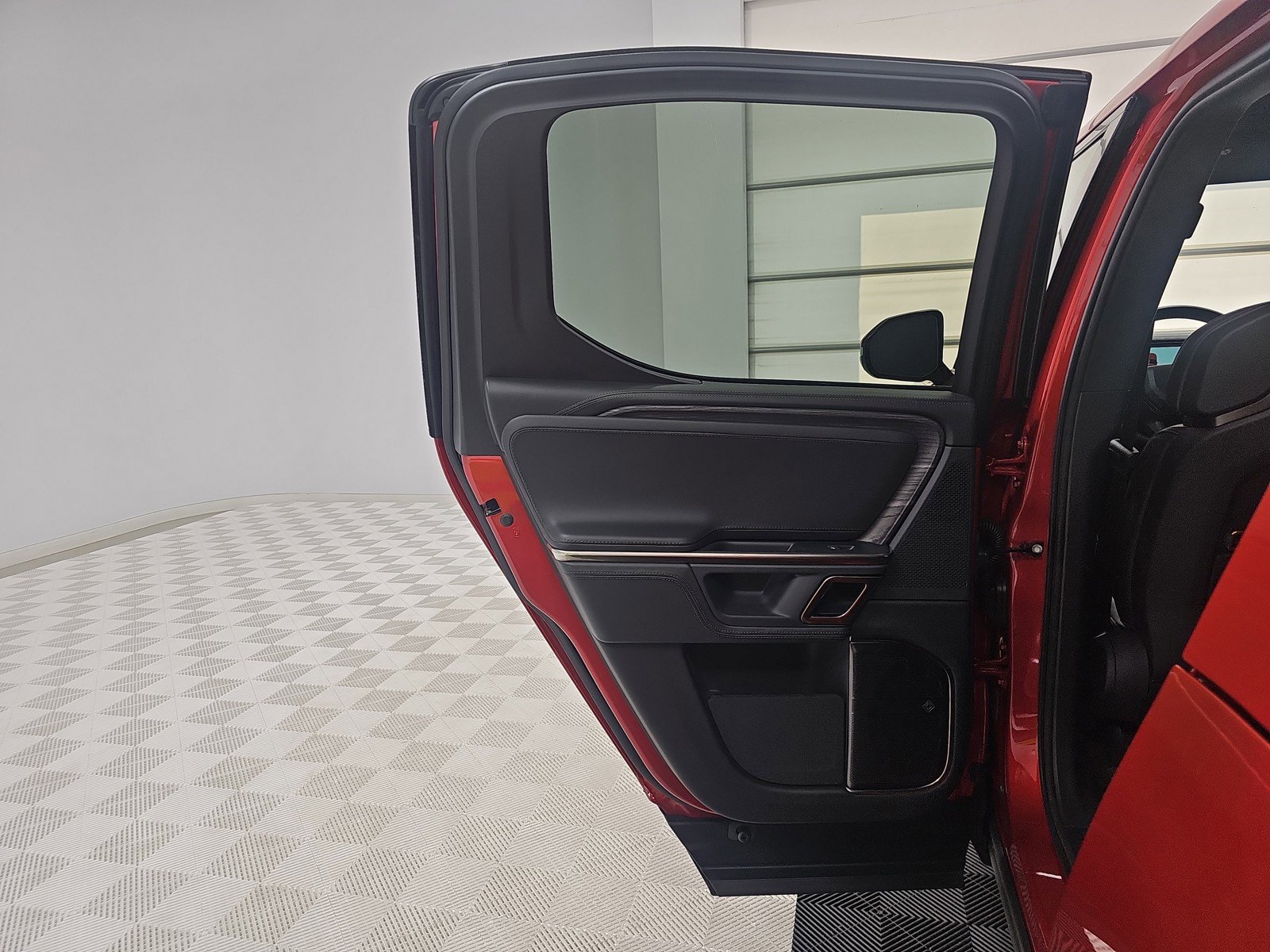 Used 2023 Rivian R1T Adventure image 17