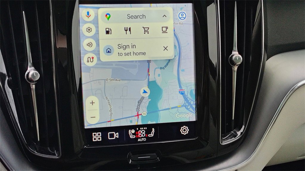 Certified 2023 Volvo XC60 B5 Core w/ Climate Package image 19