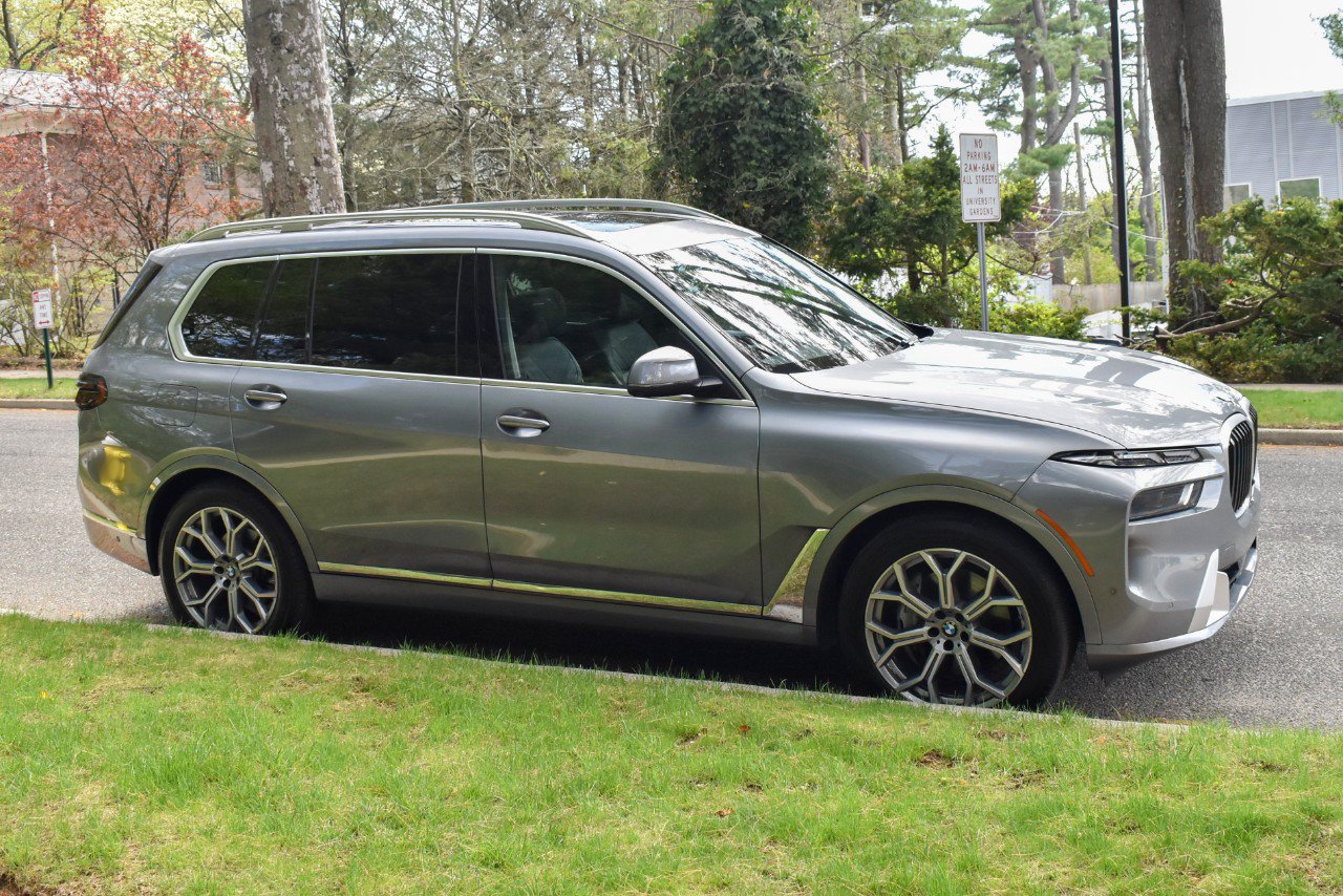 Used 2025 BMW X7 xDrive40i AWD/4WD image 11