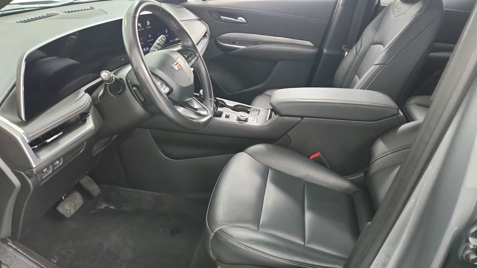 Certified 2024 Cadillac XT4 Premium Luxury w/ Cold Weather Package FWD image 18