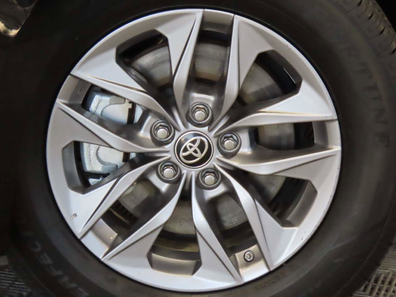 Used 2023 Toyota Sienna LE FWD image 7